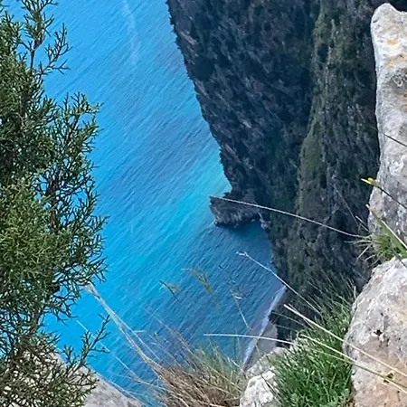 Dei Trecento Hotel 3*